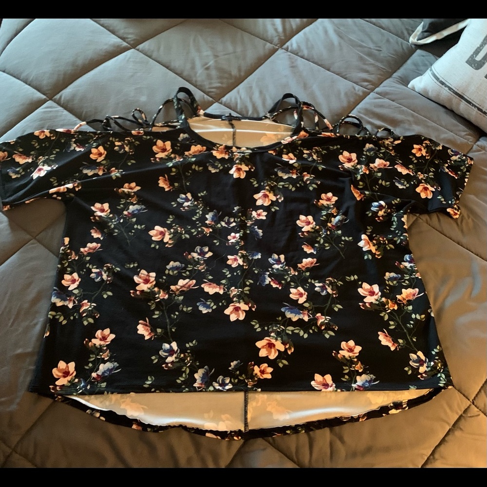 Cold shoulder crisscross floral blouse